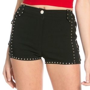 Oh Yes Nail Head Shorts